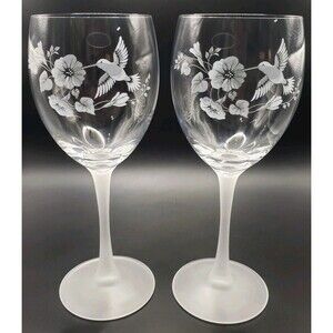 Avon Gift Collection  Crystal Hummingbird Stemware Goblet - Set of Two F25957-1!